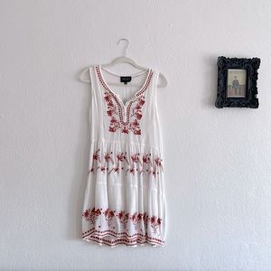 Romeo & Juliet Couture Embroidered Sun Dress sz M